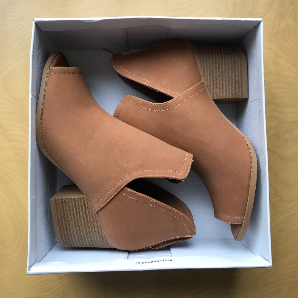 Cupid Core Peep Toe Bootie Brown Cognac Size 9 NEW